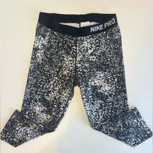 Nike Pro Capri leggings speckled Size: L